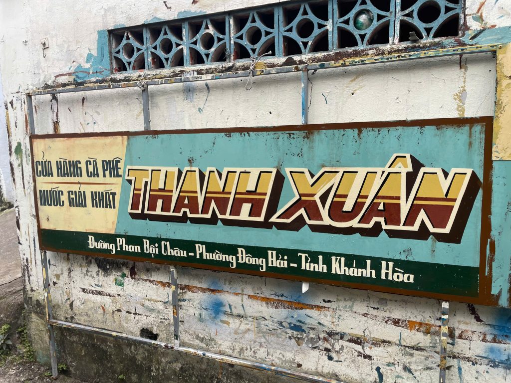 BẢNG HIỆU VẼ TAY CHO KHÔNG GIAN XƯA