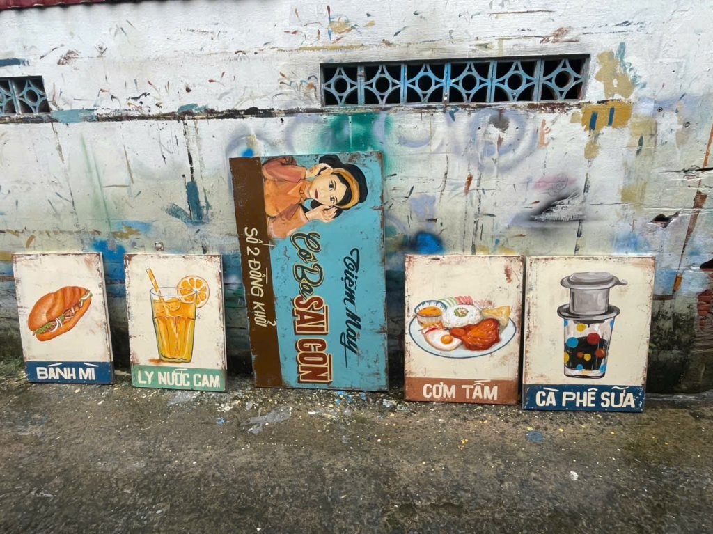 Vẽ bảng hiệu bằng tay - vẽ bảng hiệu bằng sơn dầu